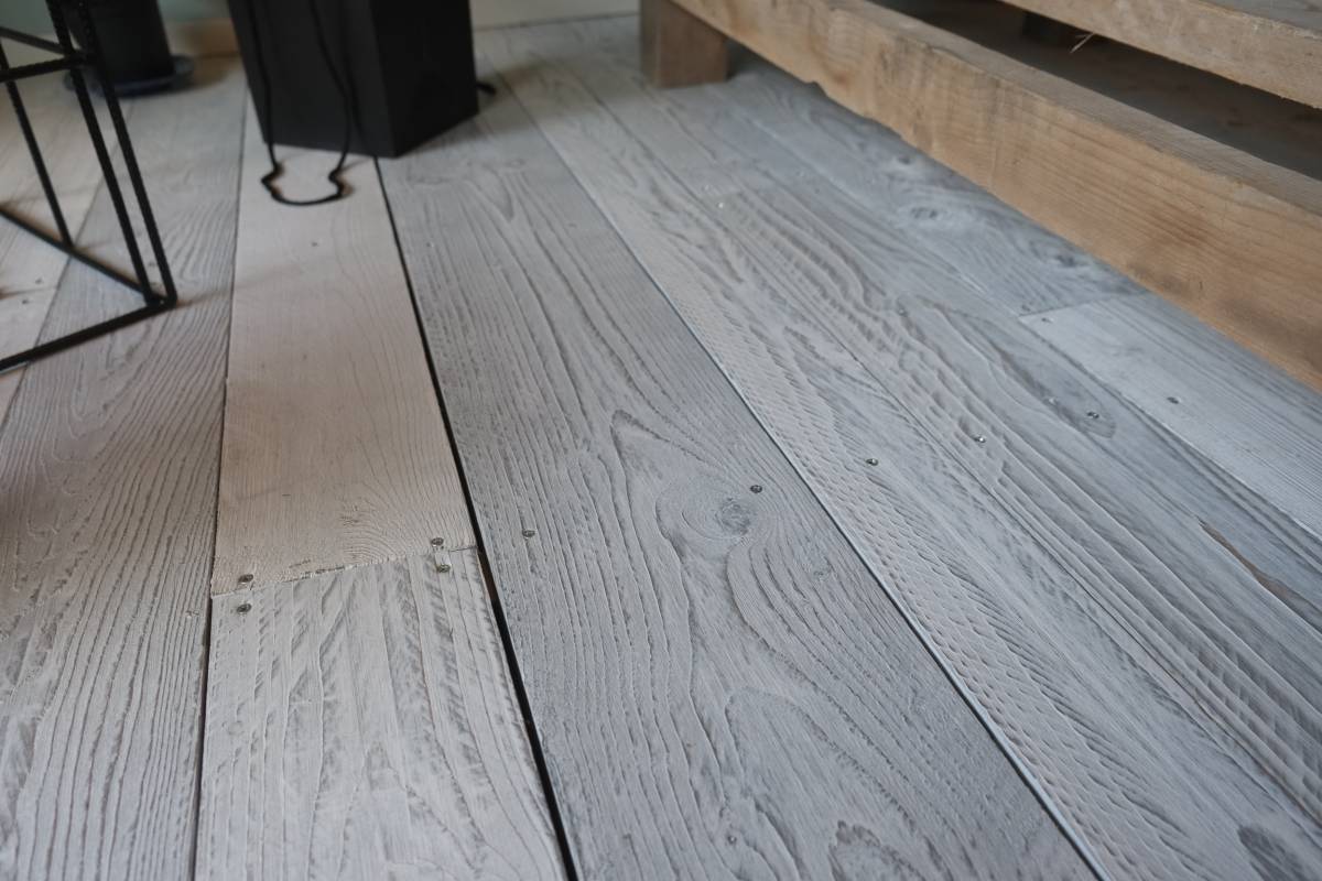 VINTAGE PAINTED WOOD PLANKS 20X145X2500MM